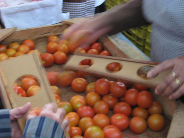 Empaquetando tomates